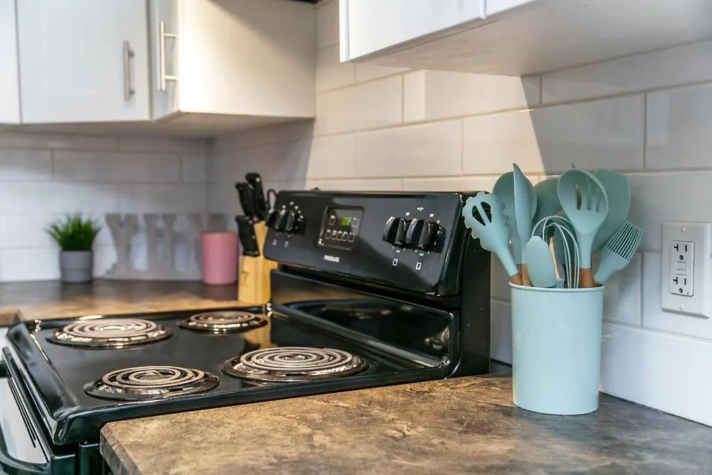 Bright Spacious Suite - King Bed - Long Stays -Wifi Edmonton 0*,
