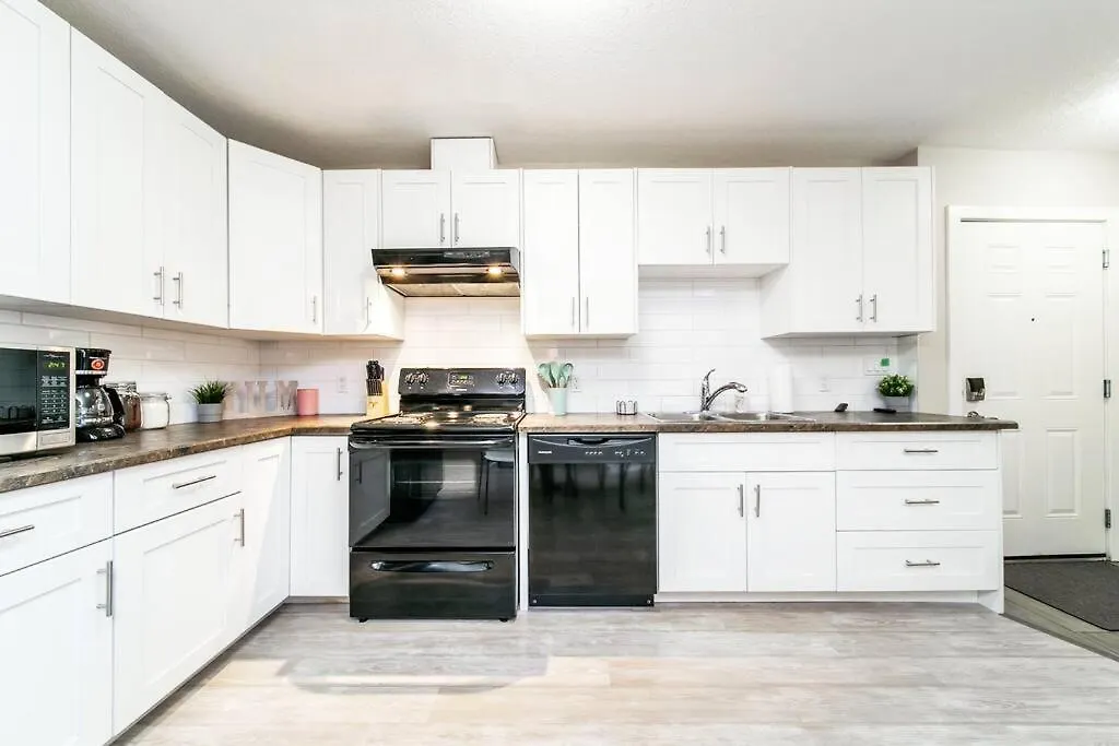 Apartman Bright Spacious Suite - King Bed - Long Stays -Wifi Edmonton