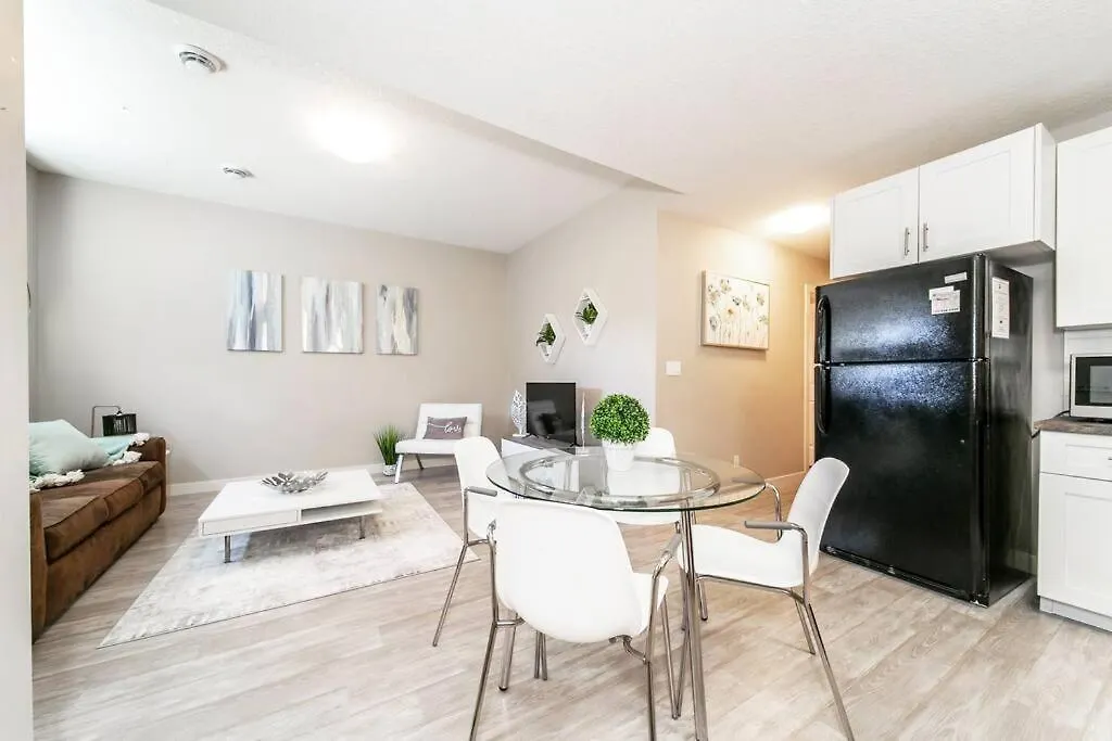 Apartman Bright Spacious Suite - King Bed - Long Stays -Wifi Edmonton