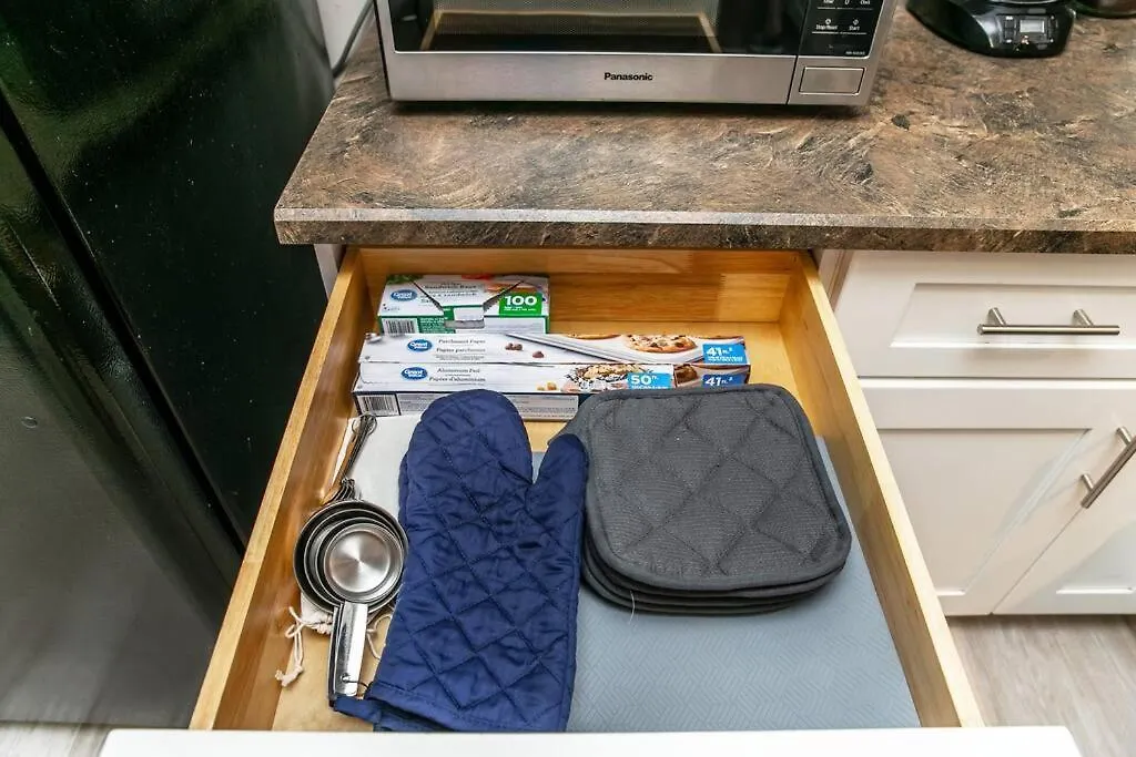 Bright Spacious Suite - King Bed - Long Stays -Wifi Edmonton 0*,